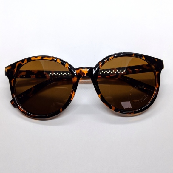 Accessories - Nwt Classic tortoiseshell sunnies